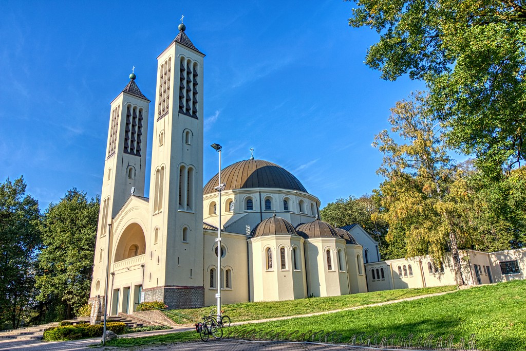 HDR kerkfotografie cenakelkerk kerk church eglise jesus maria heilig landstichting bedevaart pilgrimage pelerinage religie religion bedevaartsoord museum